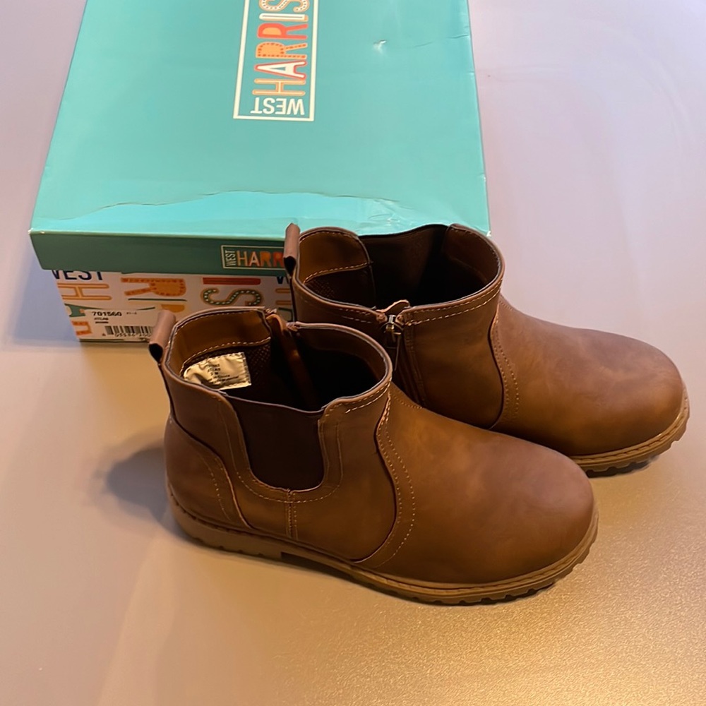 Brand new boys boots, new in box, size 3